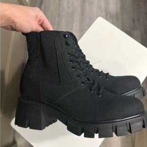 MIA Combat boots